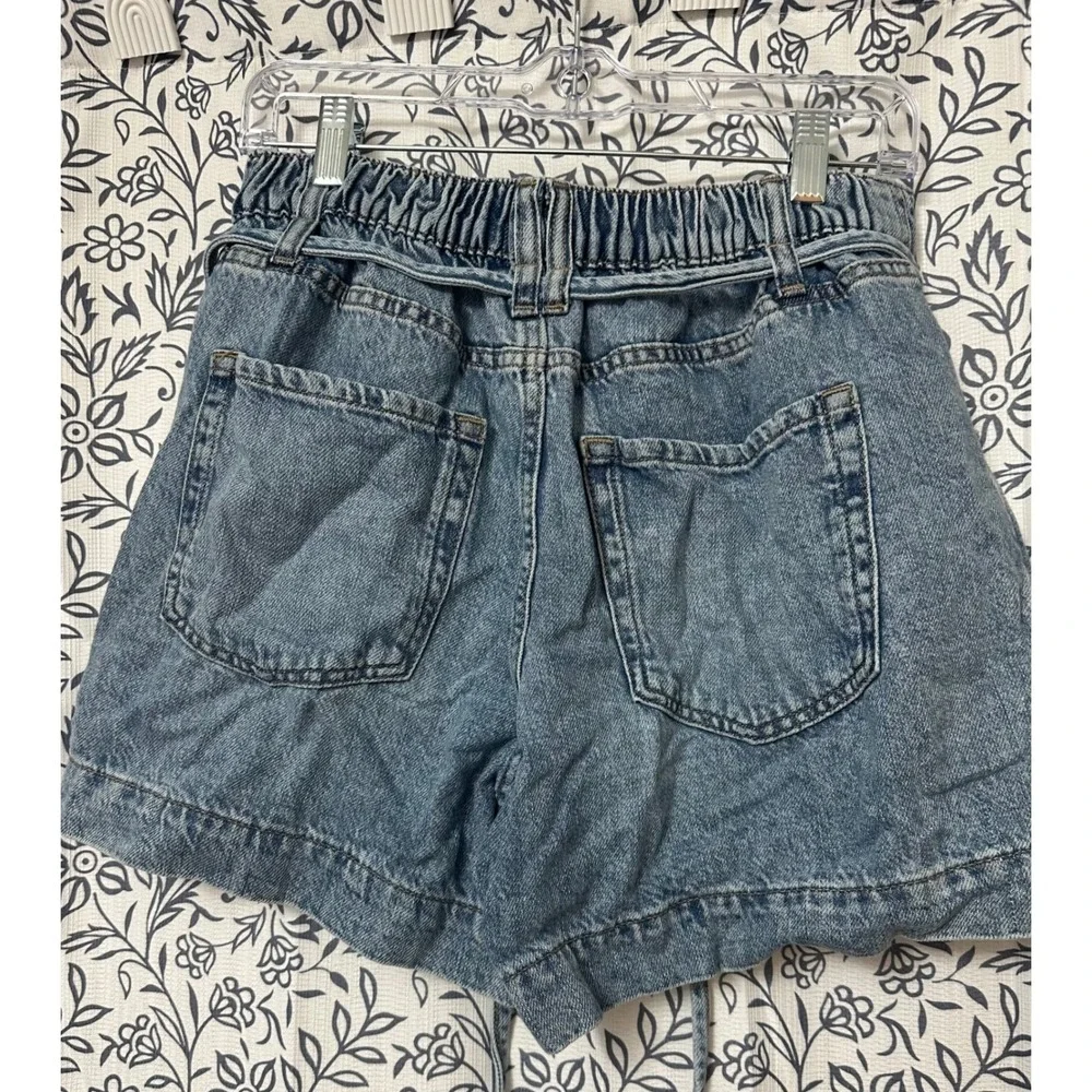 Maurices M Jeans High Rise Paperbag Waist‎ MOM Shorts Light Wash Button Fly 8